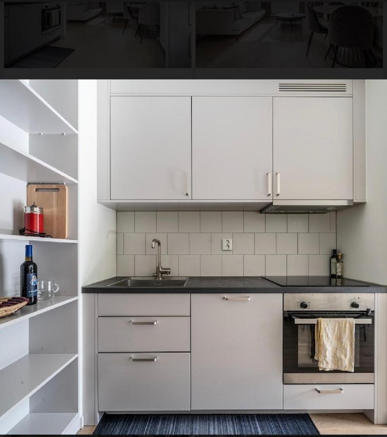 Central Apartment 5Min Drive To The Airport. Стокхолм Екстериор снимка